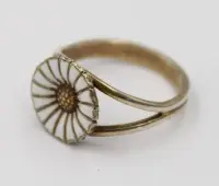 Såkalt Daisy-ring i 925 sølv