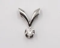 585 hvittgull anheng med liten brillant, 0,6 g, 1,3 cm