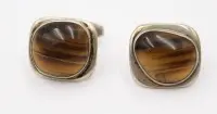 Par mansjettknapper, sterlingsølv, tigerøye, Danmark, til sammen 29,9 g, ca. 2 x 2 cm