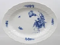 椭圆形盘，Royal Copenhagen，蓝花，约31 x 23.5厘米
