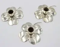 3 små lysestaker, kløverblader, forsølvet, Danmark, ca. høyde 2,3 cm, diameter 8 cm