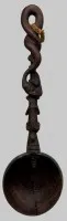Stor træske, figurskåret, længde 46 cm