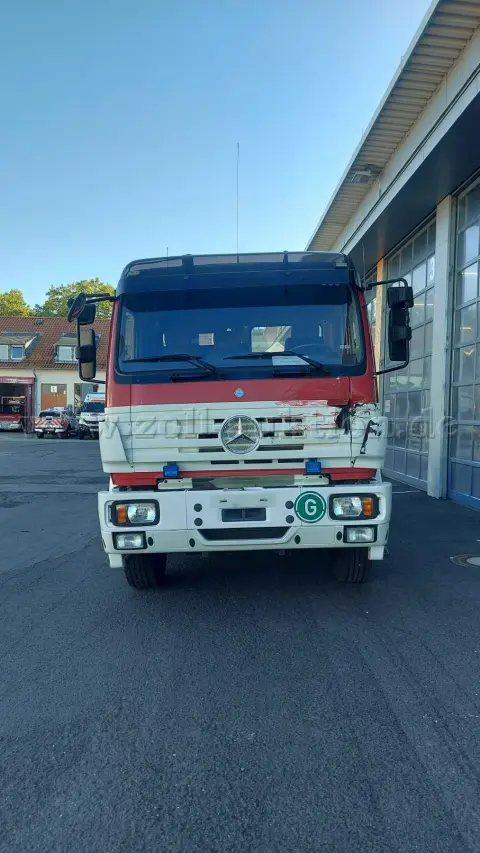 1 Mercedes Benz tipo 1838L vehículo especial de bomberos portacontenedores