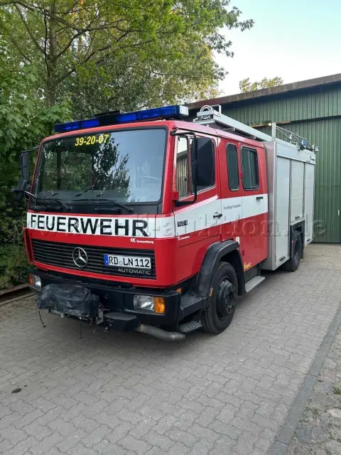 1 vehículo de bomberos TLF 16/25 - Mercedes-Benz, tipo 1124F
