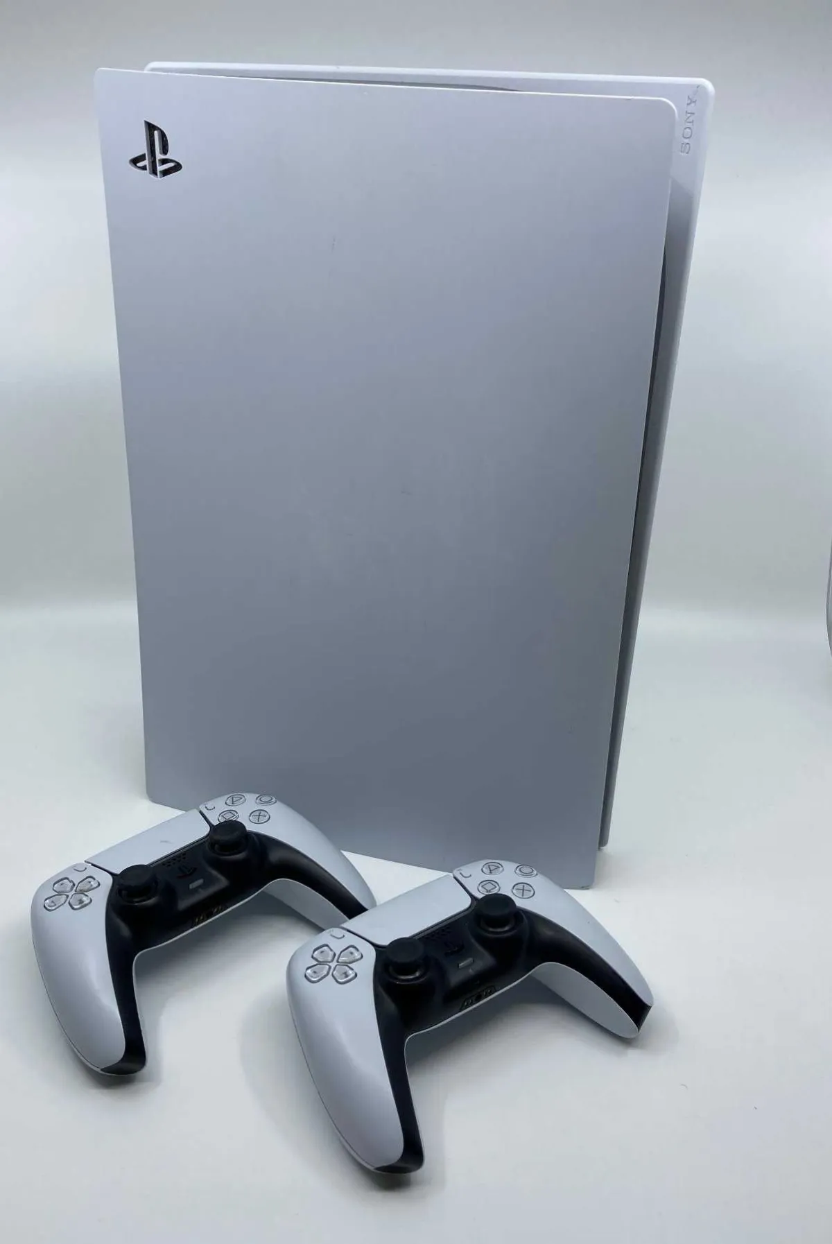 1 Sony Playstation 5 con 2 controller