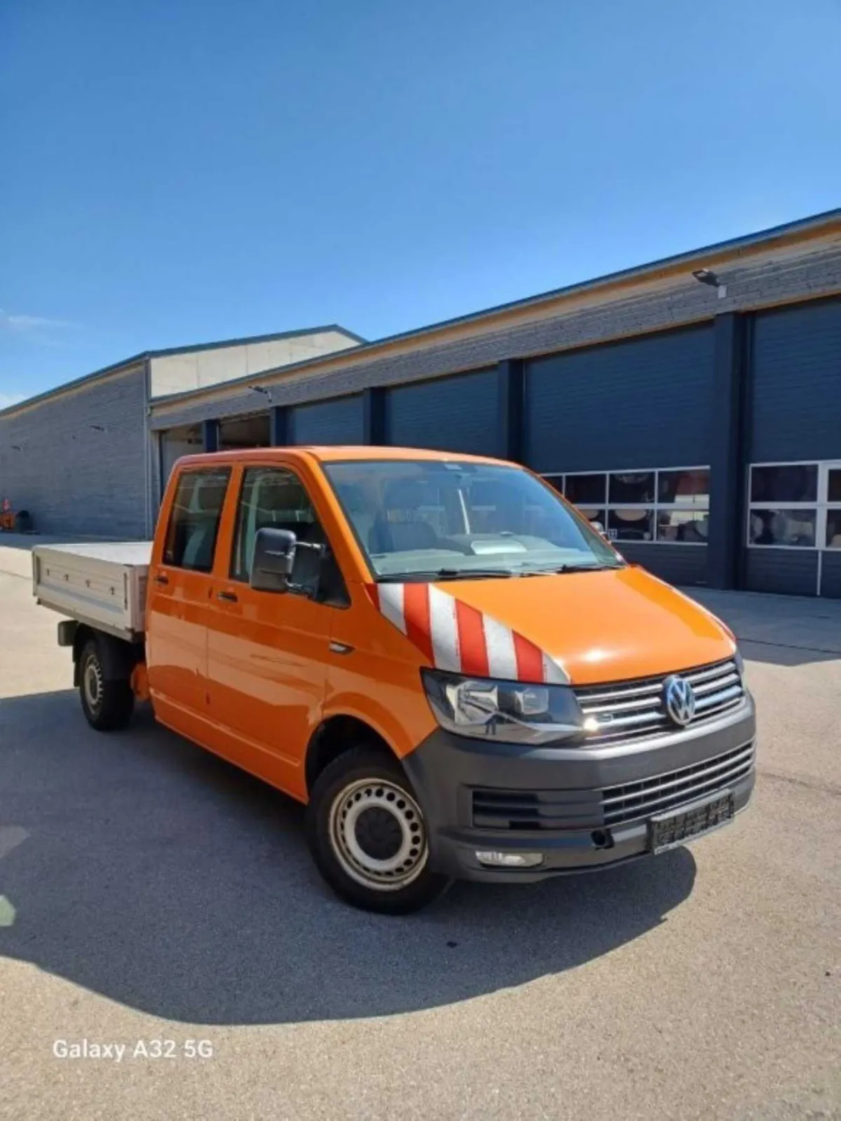 1 VW Transporter double cab flatbed PCAAC280X1 (T5)