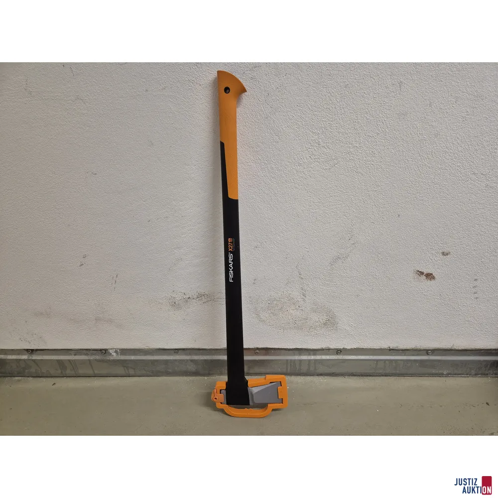 Hacha Fiskars X27