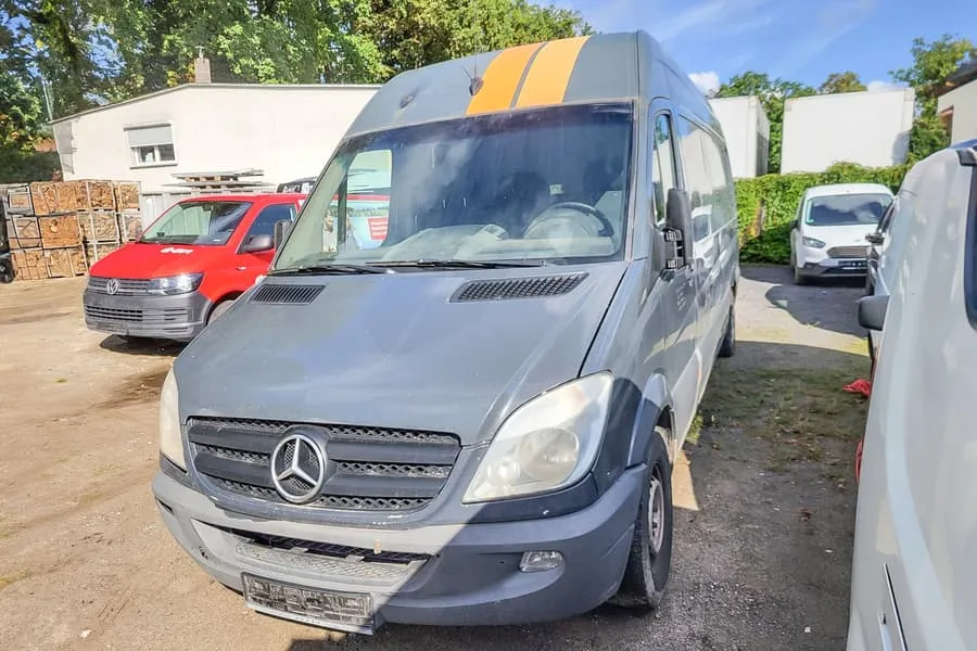 厢式货车 MERCEDES-BENZ Sprinter 316 CDI，无法行驶