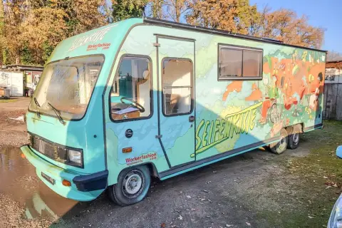 Clásico FIAT 280, no apto para circular