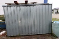 1 container din tablă de oțel