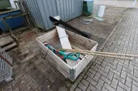 1个欧洲托盘，带3个木质上层框架