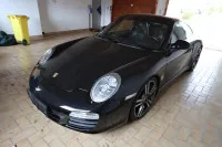 1 henkilöauto Porsche