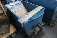 1 container basculant pentru așchii
