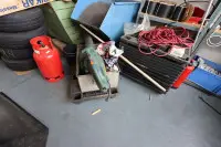 2 rafturi metalice