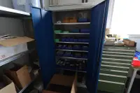 1 dulap din tablă de oțel