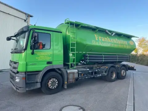 MB - 筒仓车 Mercedes Actros 2541
