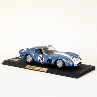 Revell 1/12, Ferrari 250 GTO #24 i blå.