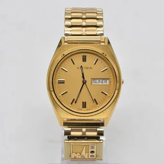 Bulova Accutron (92561)، ساعة يد بألماسة وياقوت أزرق، شعار PG&E، هيكل مطلي بالذهب وسوار مرن، 1996