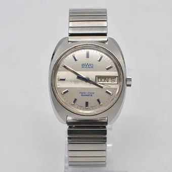 BWC Swiss，Transi-Tronics，石英，男士腕表，不锈钢表壳和弹性表带，daydate显示，约1970年代