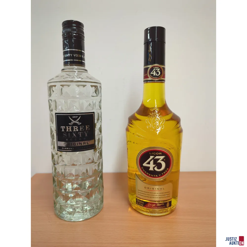 1 bottiglia di vodka e 1 bottiglia di liquore