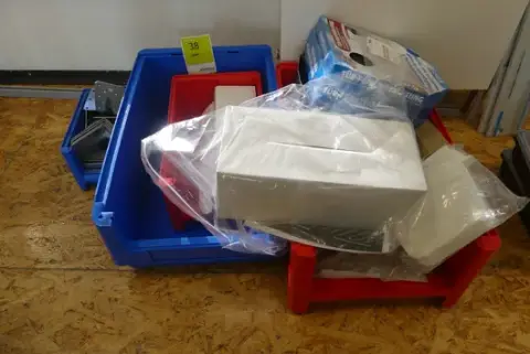 Lotto maniglie per porte e finestre