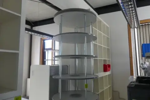 Colonna rotante per raccoglitori
