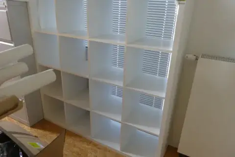 2个货架，含内容物