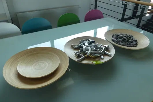 3 boluri decorative, cu conținut