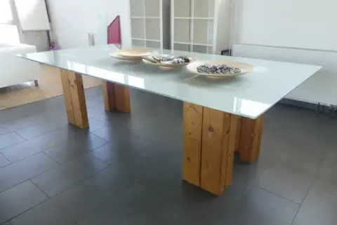Cam masa, içeriksiz