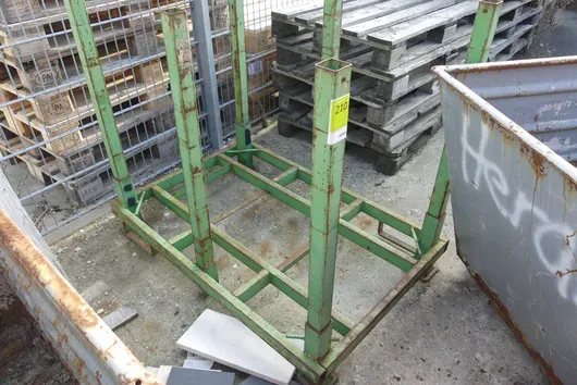 Stand