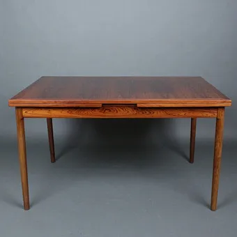 KAJ WINDING。Slagelse Møbelværk，带 '' Draw Leaves '' 的餐桌，里约黄檀木，丹麦，1970 年代。