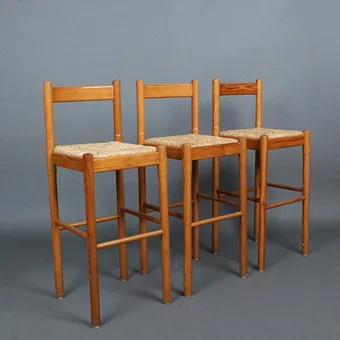Vico Magistretti 为 Cassina 设计，吧凳套装，型号 'Carimate'，松木，藤编，1960年代，意大利（3）