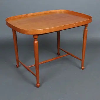 JOSEF FRANK لصالح Svenskt Tenn، طاولة جانبية موديل '' 974 ''، ماهوغني/بتولا، منتصف القرن العشرين
