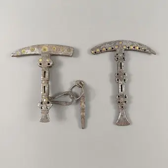 ZWEI HAMMER-WERKZEUGE, SOG. „FLINT KNAPPING HAMMER“ - OSMANISCHES REICH / MITTLERER OSTEN, 18./19.JH.