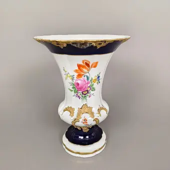 Raskošna vaza „B-Form” — Meissen, 20. st., porculan.