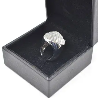 LALIQUE, "FLORA BELLA" tasarım yüzük, gümüş üzerine kristal cam, 20. yüzyıl, beden no. 15 / 55 mm.