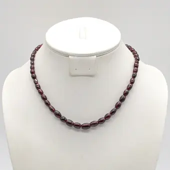 Collana di perle almandino, perle ovali, lucidate a mano, con chiusura, circa 43 cm
