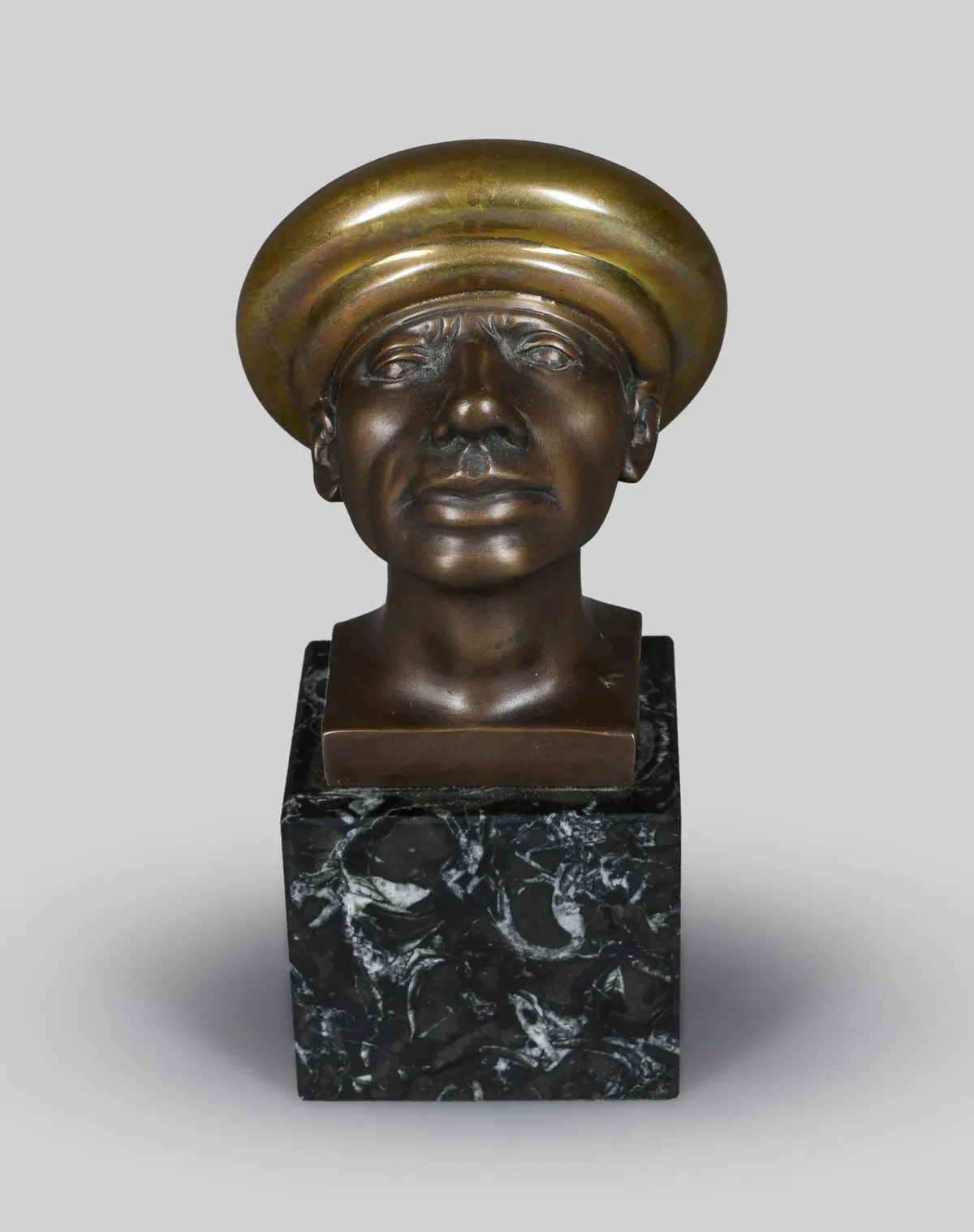 Rudolf Hausner，签名，维也纳 1914 – 1995 默德灵，《Adam wohlbehütet》，青铜，部分抛光，801/1.250，铸造厂印记 Venturi Arte，置于…