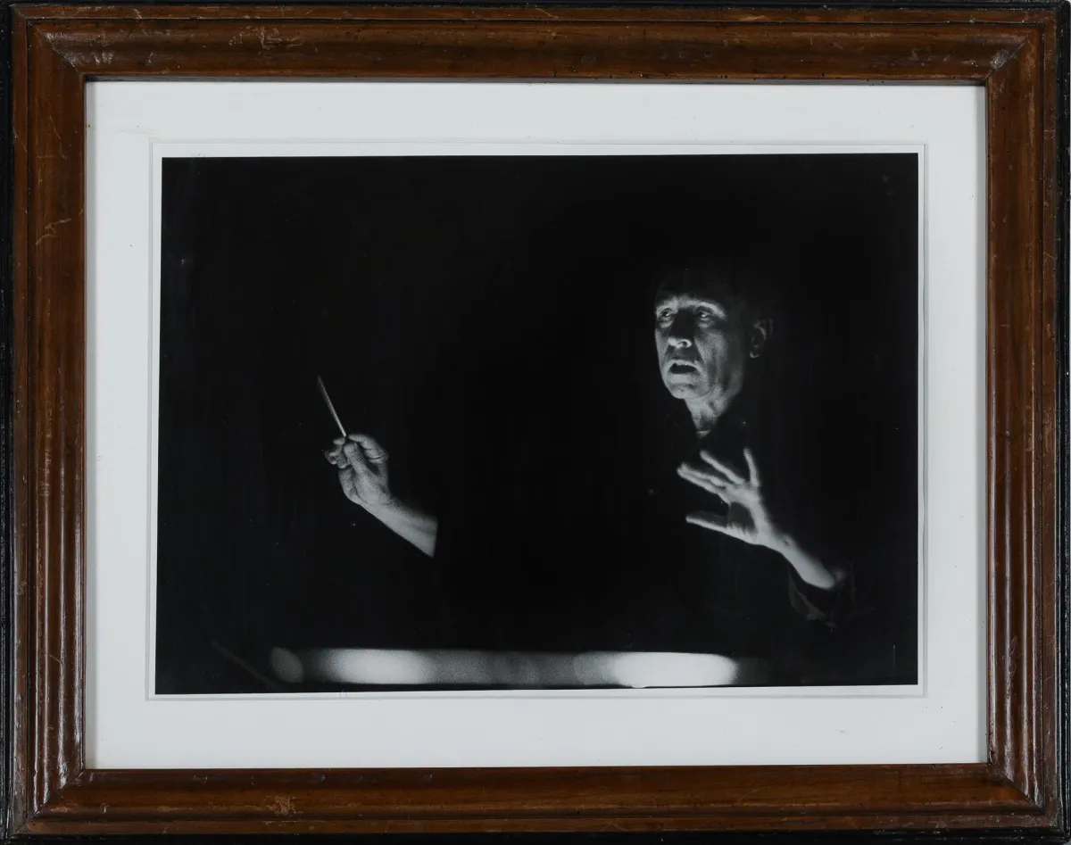 Barbara Klemm，背面手签及摄影师印章，Münster 1939 – 活跃于法兰克福， 《Claudio Abbado，柏林 1997》，背面…