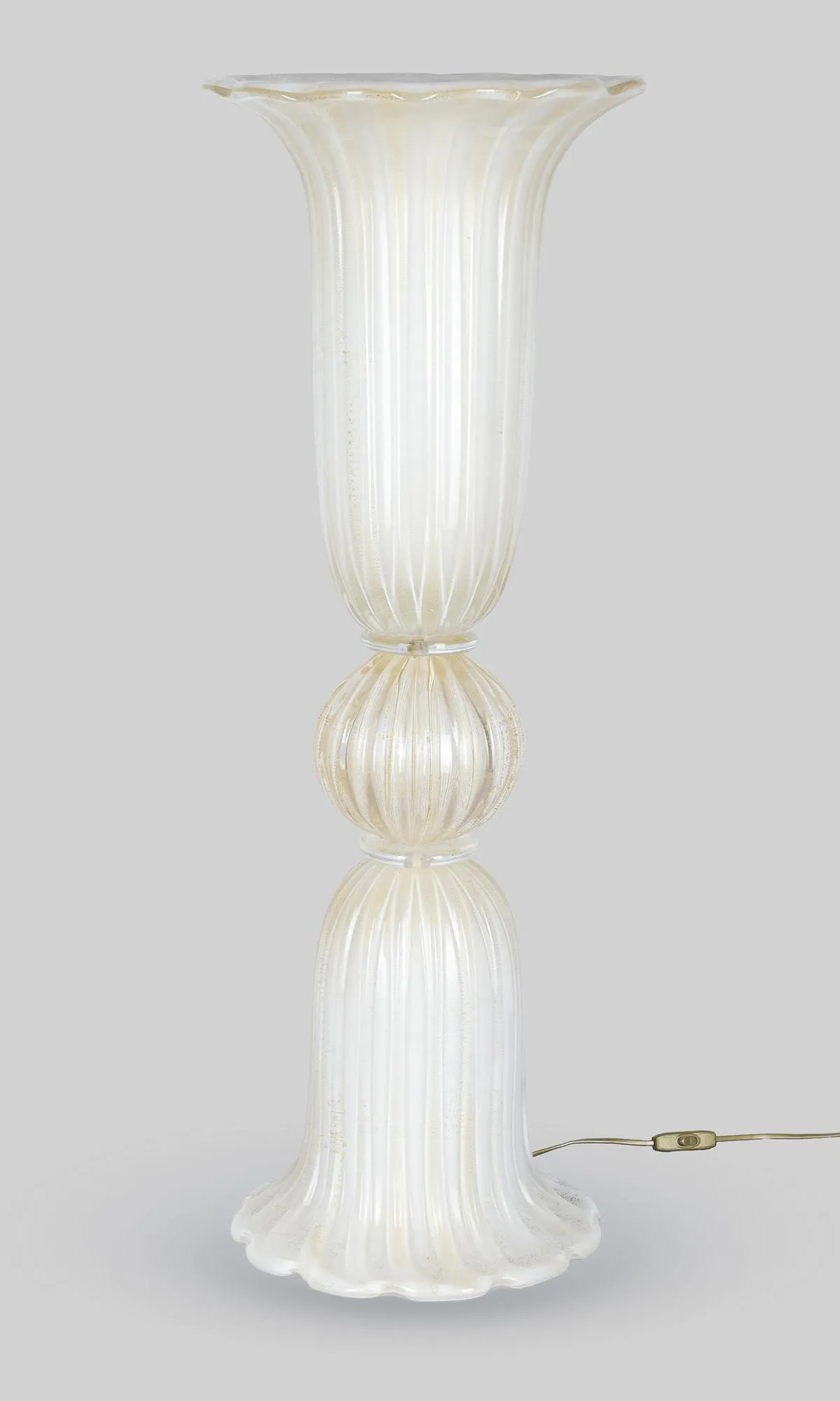 落地灯,Murano,透明玻璃,乳白色内层带金熔嵌,H = 98 cm (42208-35)