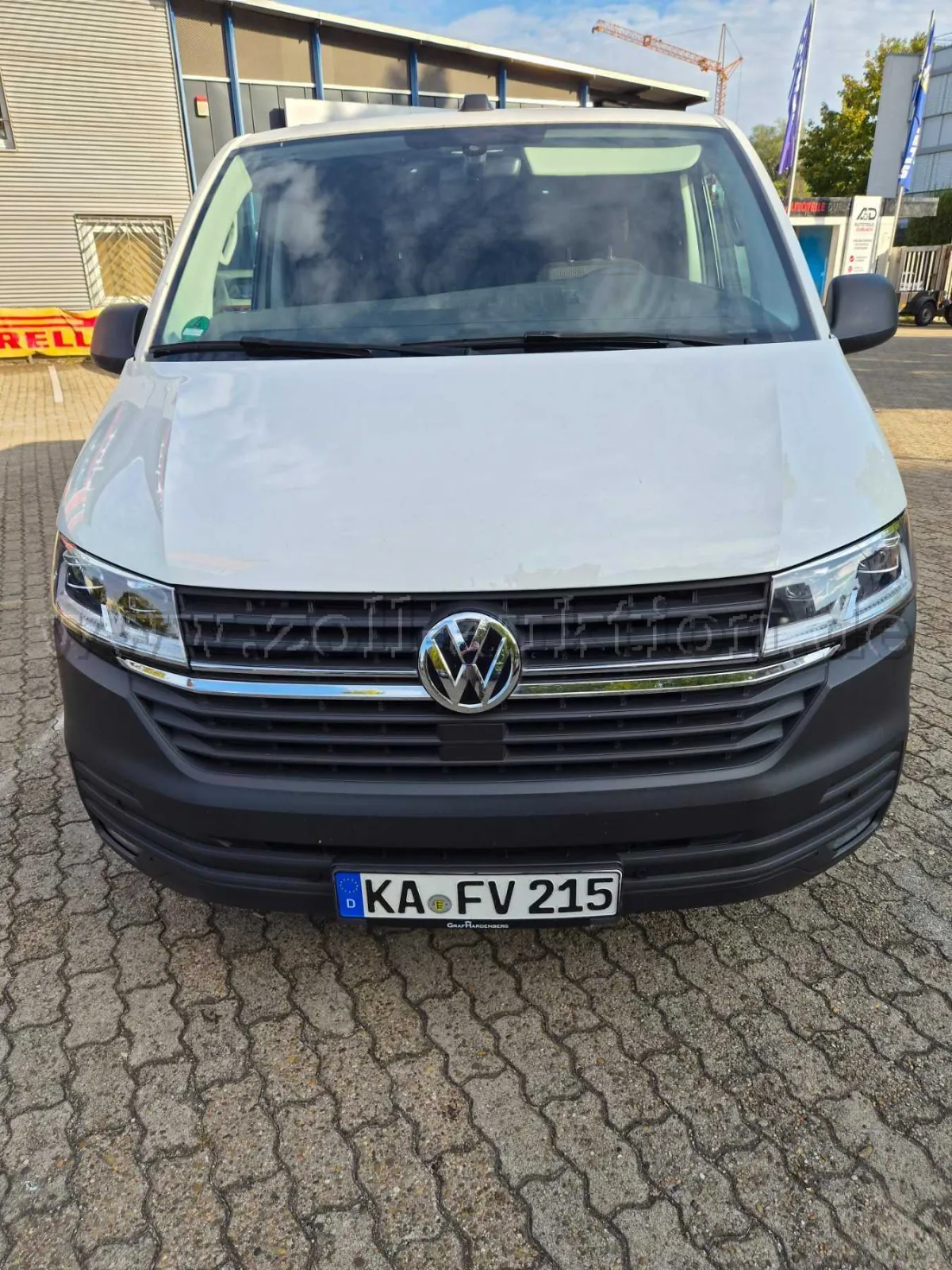 1辆大众Transporter TDI T 6长轴距爱好者车辆