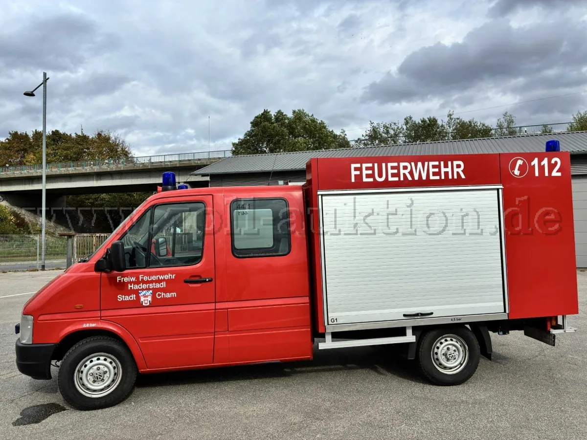 1 db Volkswagen LT tűzoltógépjármű, dupla kabinos platós, értékbecsléssel