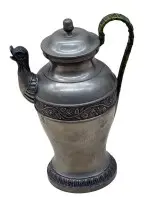 Biedermeier tinkande med dyrehovedtud, dekoreret rosenbånd hele vejen rundt, en lille bule, ellers god, højde 21 cm