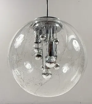 太空时代，1970 年代吊灯，型号 "8926" 'Big Ball'，DORIA，德国。