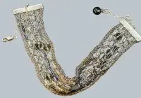 Bredt sølvarmbånd med klare sten, længde min. 21 cm, 15,93 g