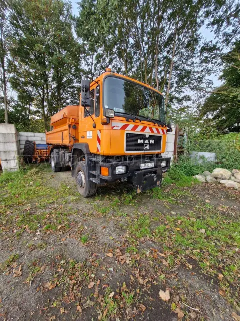1 MAN truck, tipper with open box, with snow plough and spreader