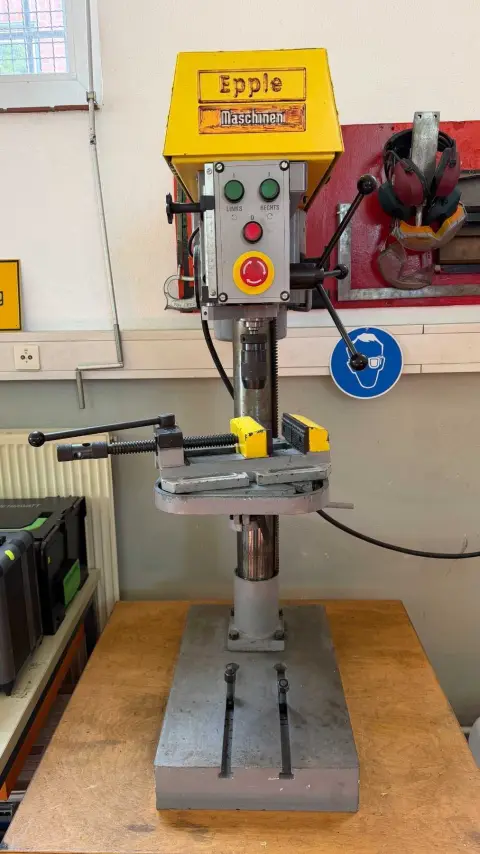 1 台二手台式钻床 型号 Epple TB 30 Vario