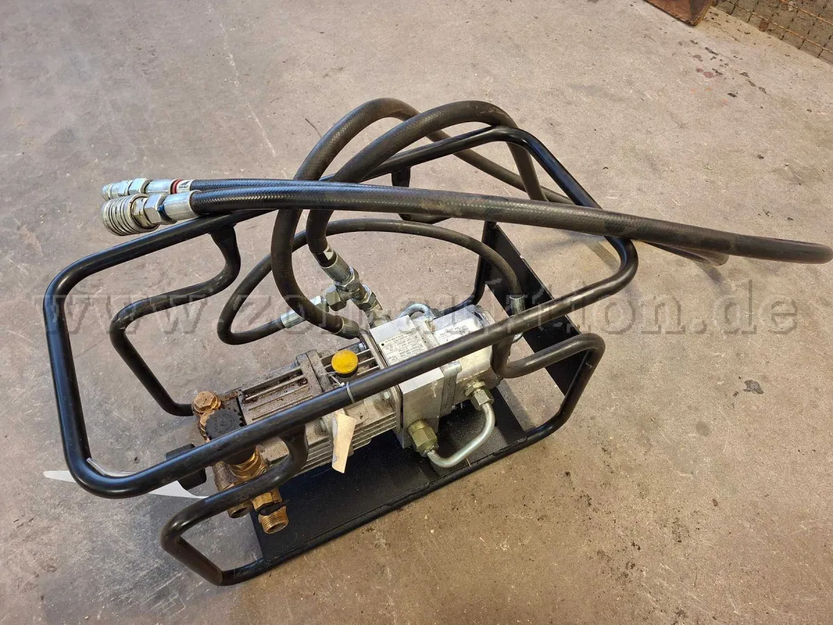 1 hidraulička pumpa Hydrokit, neispravna