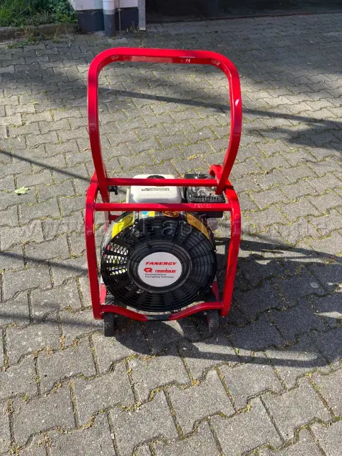 1 ventilator cu suprapresiune cu motor cu ardere internă