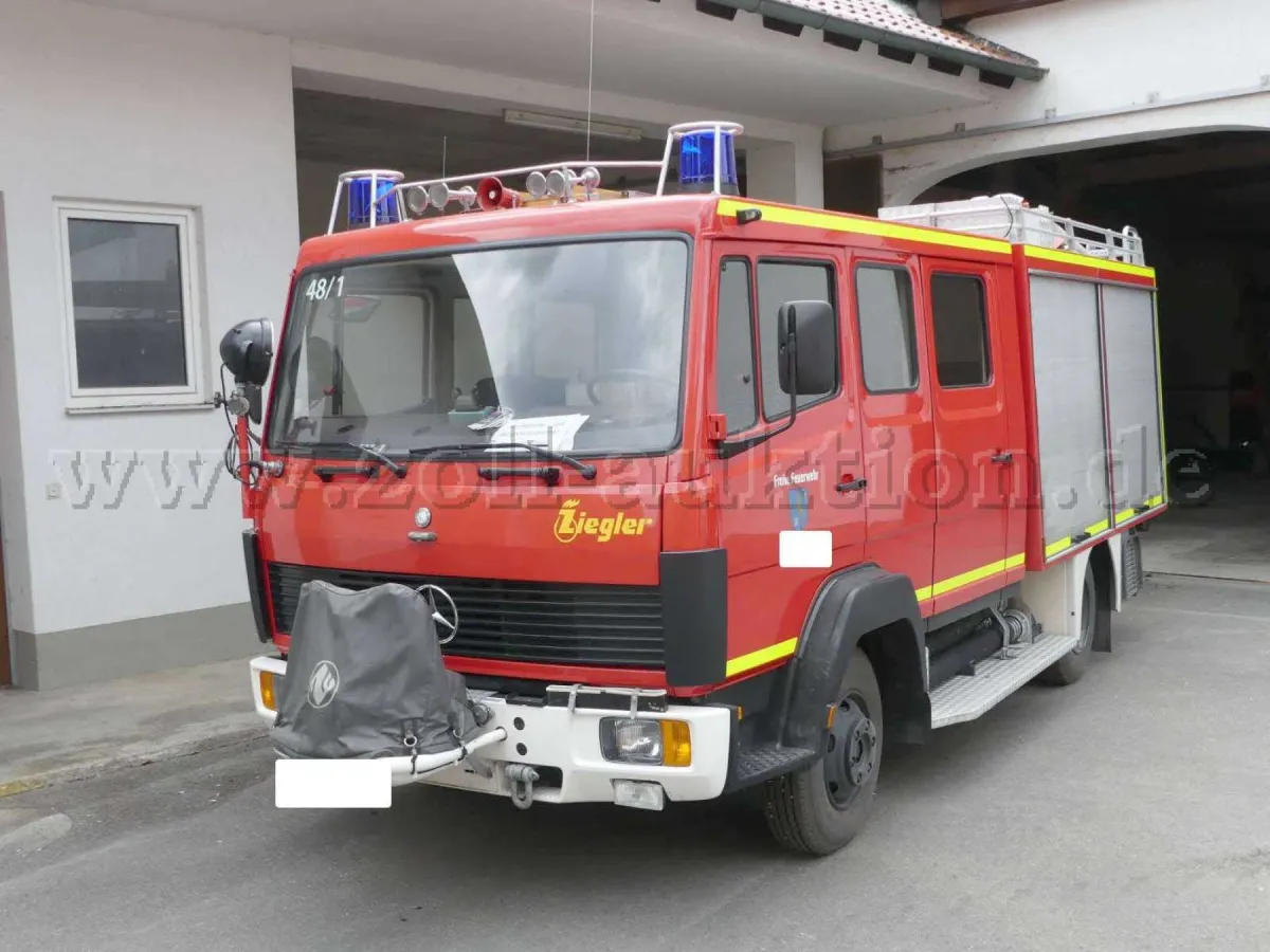 1 vehículo de bomberos LF 8 (Mercedes-Benz 814 F / Ziegler)